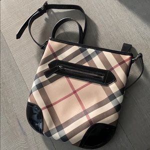 Burberry crossbody shoulder purse